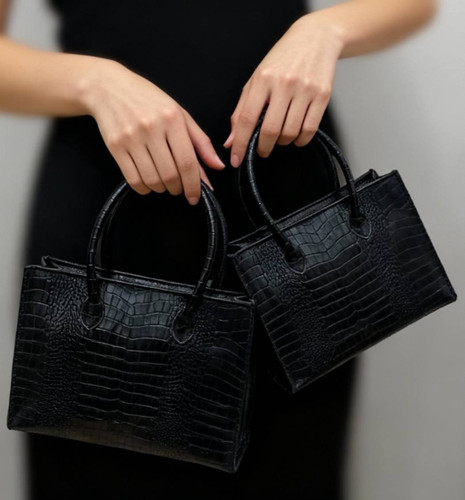 عنوان: کیف مجلسی زنانه طرح چرم کروکودیل - انتخابی لوکس برای درخشش شما